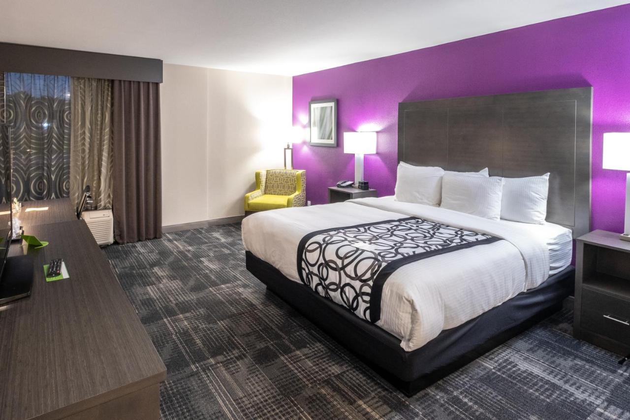 Отель La Quinta By Wyndham Columbus Ms Экстерьер фото