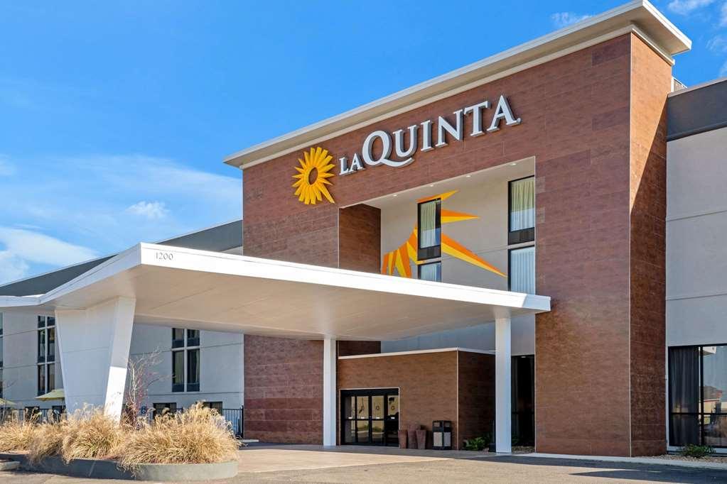 Отель La Quinta By Wyndham Columbus Ms Экстерьер фото